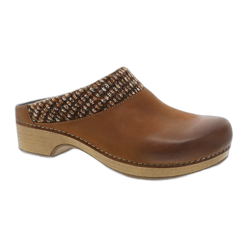 Men's sandals with a cushioned footbedBev