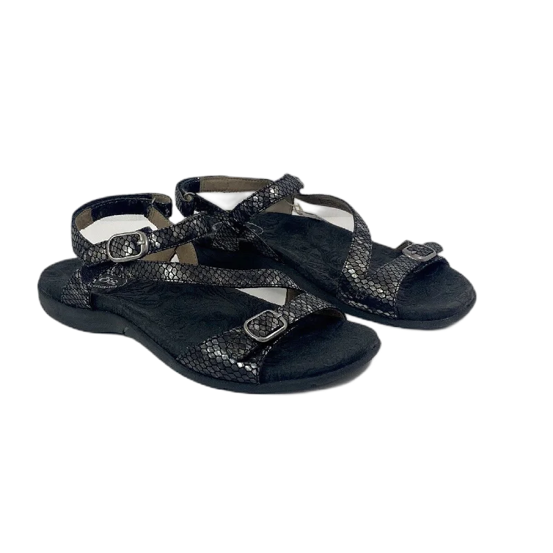 Men's sandals with a padded heelBeauty