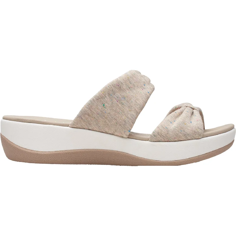 Men's leather sandals with an adjustable strapWomen's Clarks Cloudsteppers Arla Coast Sand Fabric