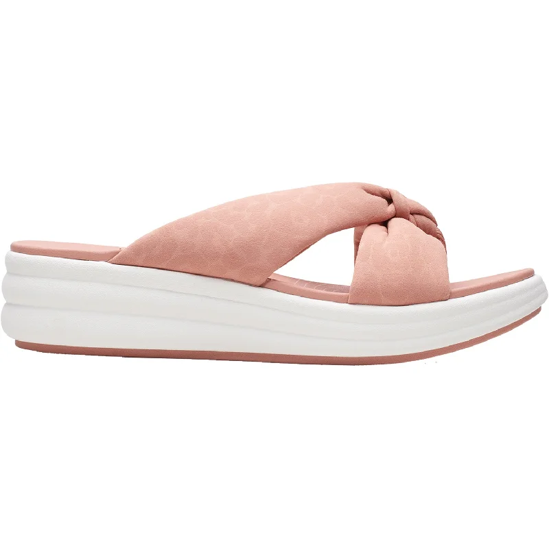 Men's sandals with a stretchy strap for a better fitWomen's Clarks Cloudsteppers Drift Ave Peach Fabric