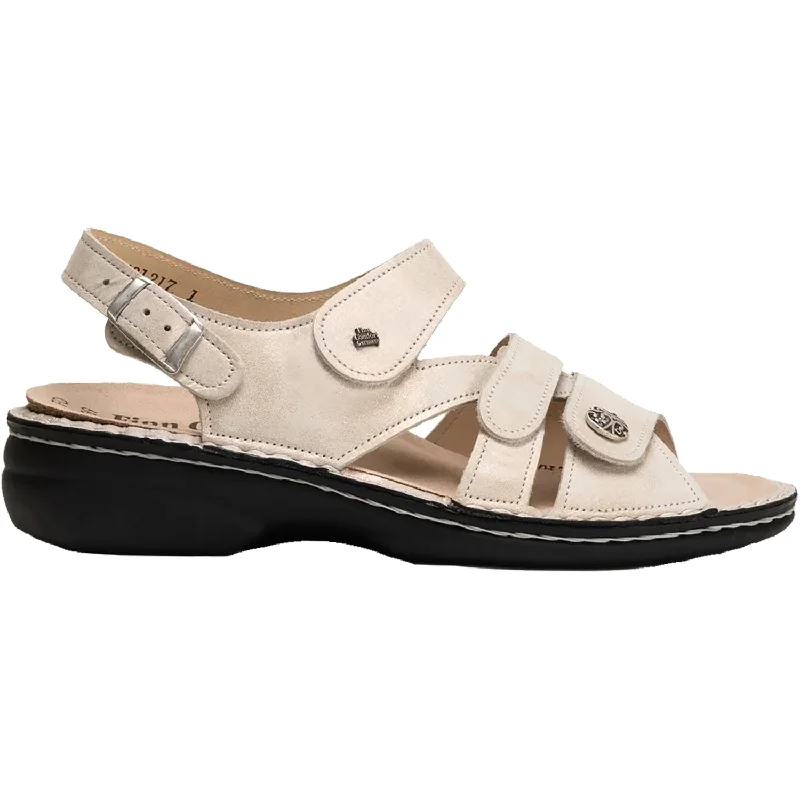 Men's sandals with a cushioned footbedWomen's Finn Comfort Gomera Soft Champagne Leather