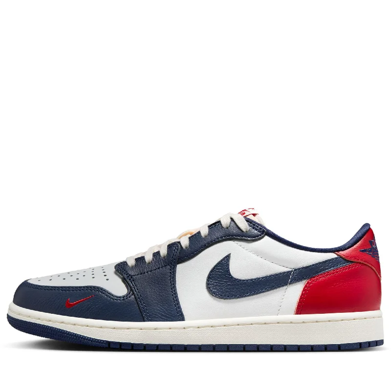 Men's running sneakers with shock - absorbing solesAir Jordan 1 Retro Low OG 'Howard Bison' - Summit White/Gym Red