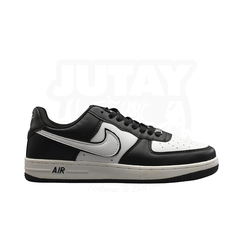 Men's hiking sneakers with a high - traction soleAIRFORCE 1 - BLACK WHITE