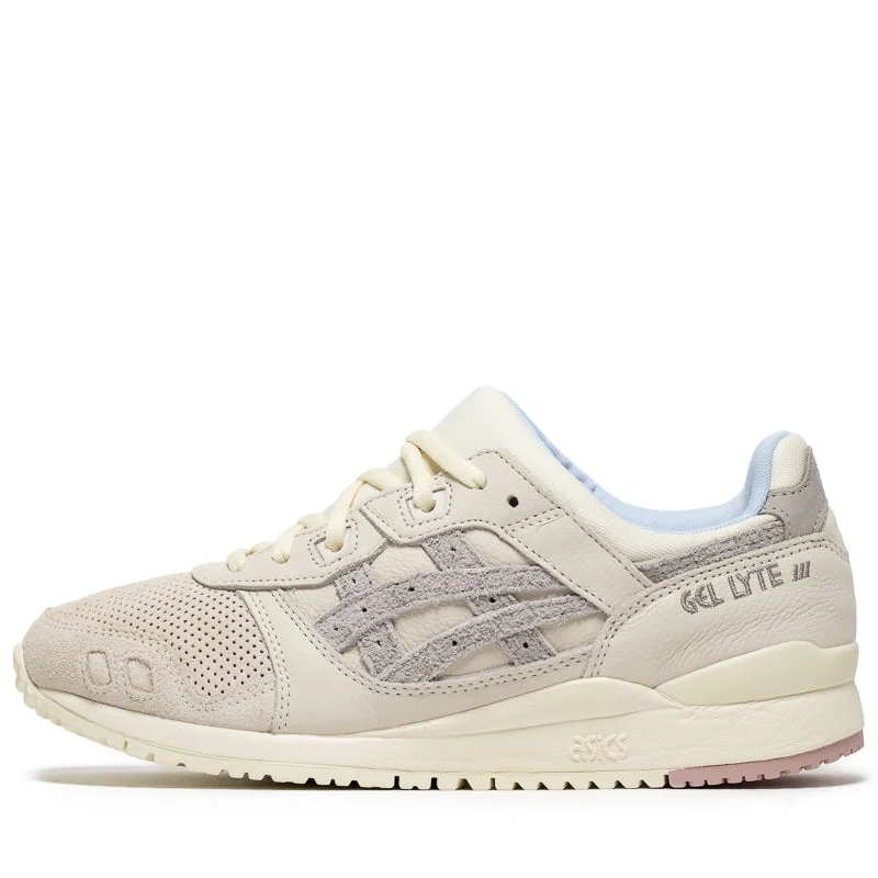 Men's fashion - forward sneakers with a unique tongue designAsics Gel-Lyte III OG - Cream/Oyster Grey