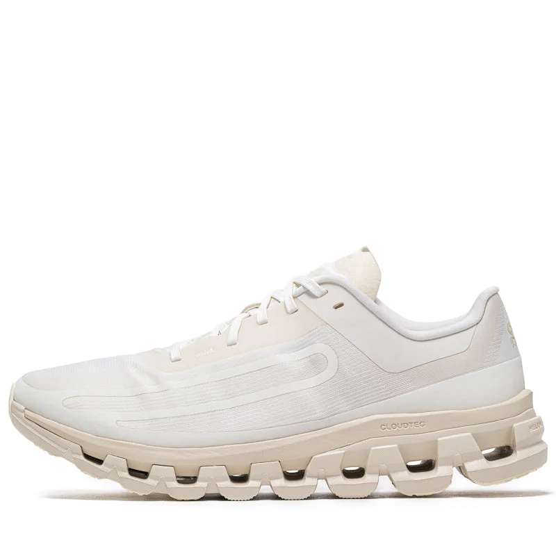 Men's neon - colored sneakers for a bold statementBureau Borsche x On Cloudflow 4 IKON - White/Moon