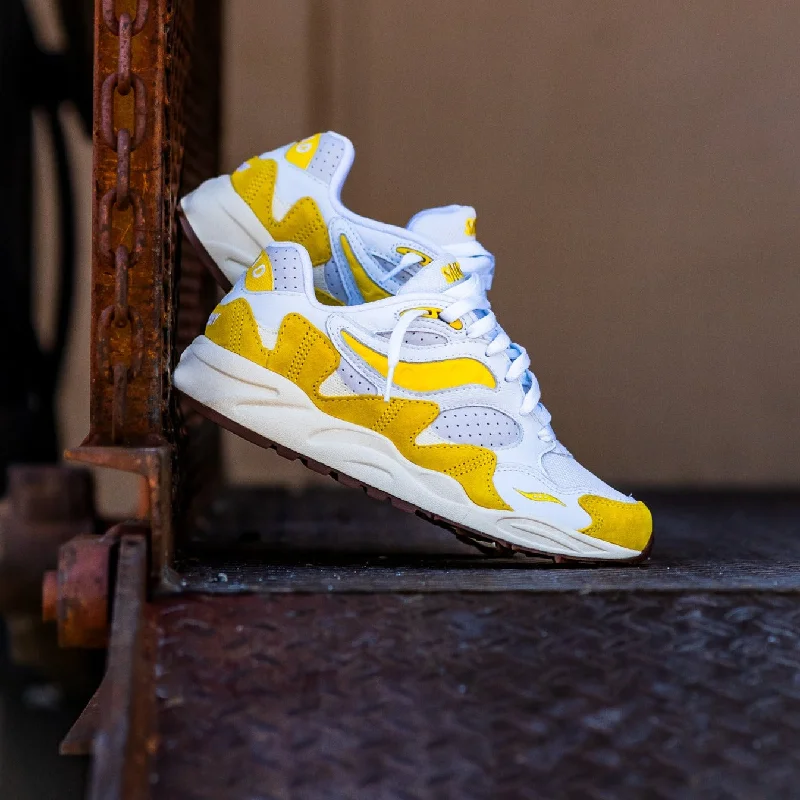 Men's multi - colored sneakers with a gradient effectMens Saucony Grid Shadow 2 (White/Yellow)