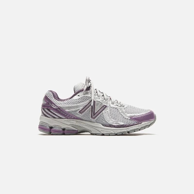 Men's high - performance basketball sneakers with air cushioningNew Balance 860v2 - Midnight Violet