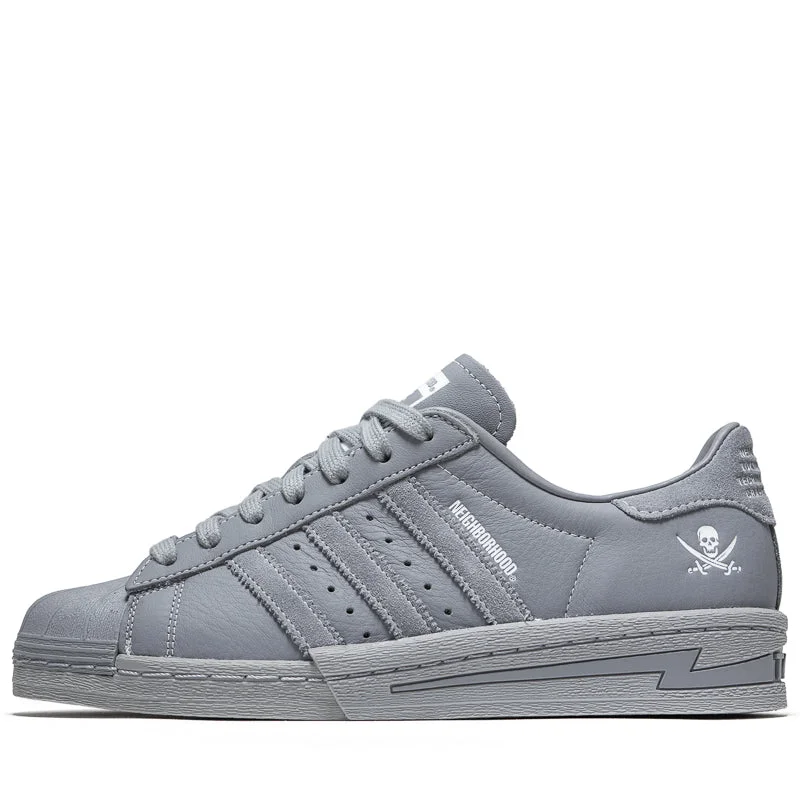 Men's skateboarding sneakers with a vulcanized soleNeighborhood x Adidas Superstar 2005 - Grey/Footwear White