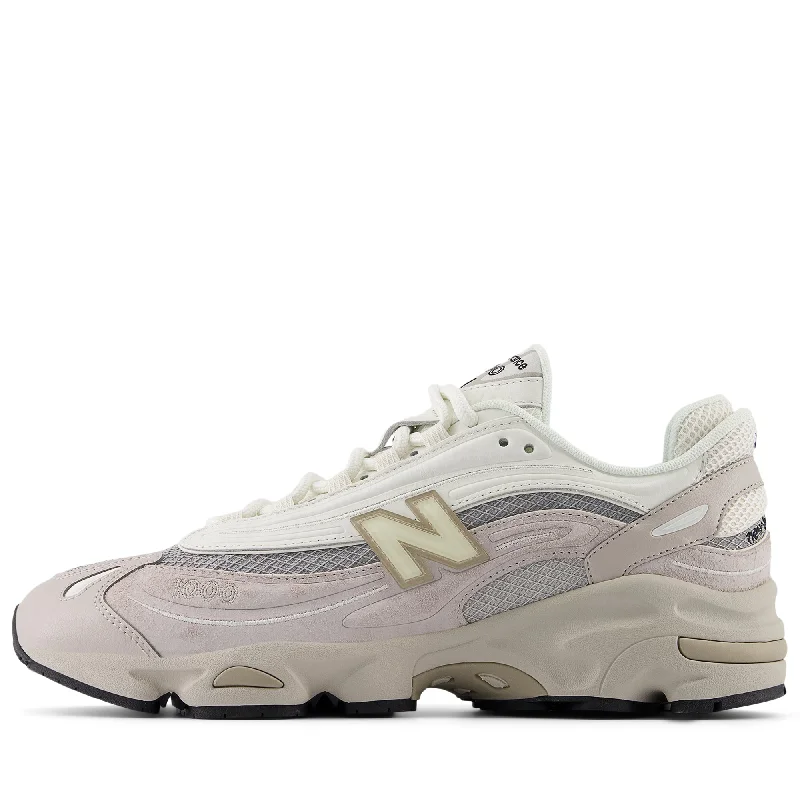 Men's affordable yet stylish sneakers for everyday wearNew Balance 1000 - Moonrock/Sea Salt