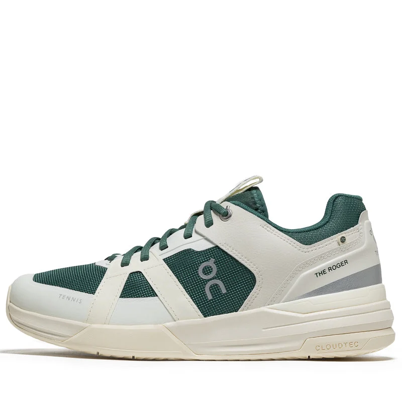 Men's classic white leather sneakers with black lacesOyster Tennis Club x On The Roger Clubhouse Pro - Ivory/Evergreen