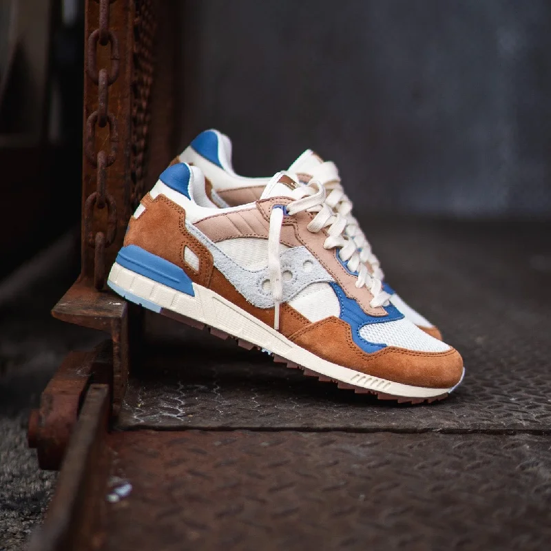 Men's sneaker collections based on popular cultureSaucony Shadow 5000 (Light Beige/Rust)