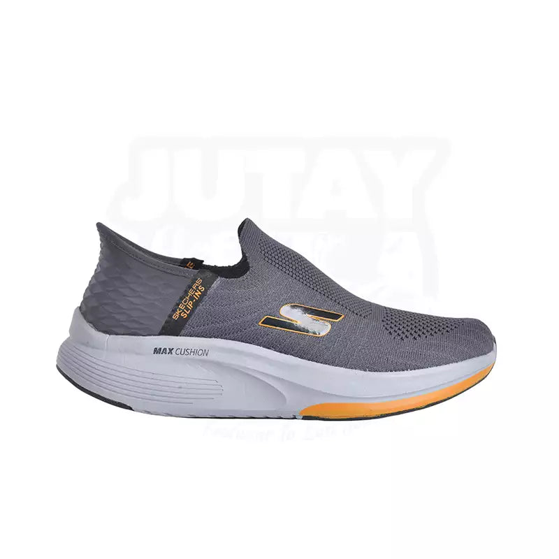 Men's tennis sneakers with a non - slip outsoleSKECHER MAX CUSHION SLIPIN - ASH GREY