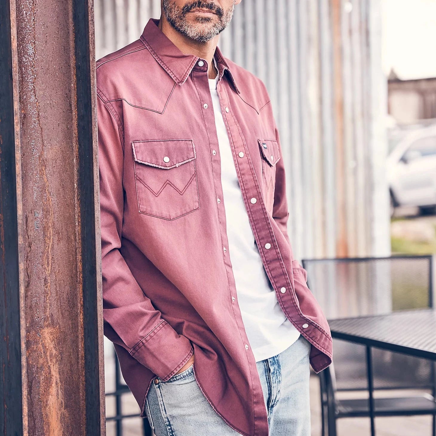 Men's western boots with a leather - wrapped heel and a smooth finishWrangler Men's L/S Vintage Inspired Western Snap Work Shirt in Burgundy